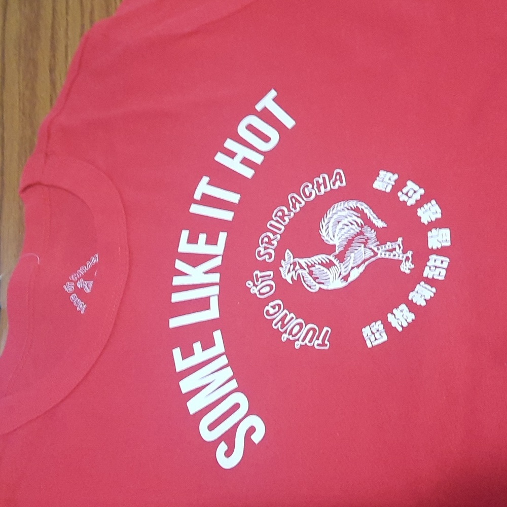 Sriracha hot sauce mid-drift t-shirt